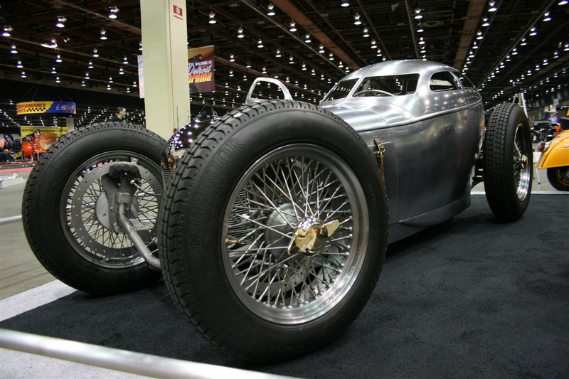 Illustration for article titled 2009 Detroit Autorama: Dan Webb's Golden Submarine Debuts!